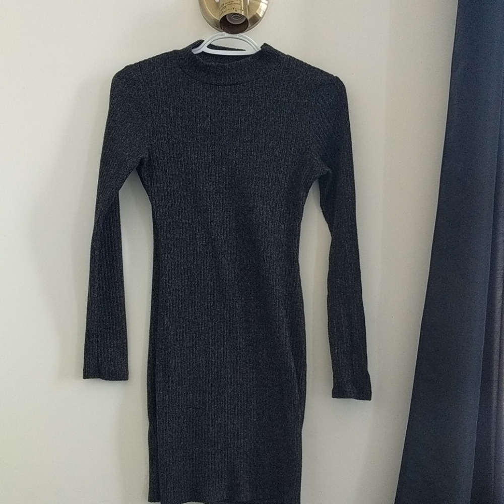 Dress - Picture 1 of 4
